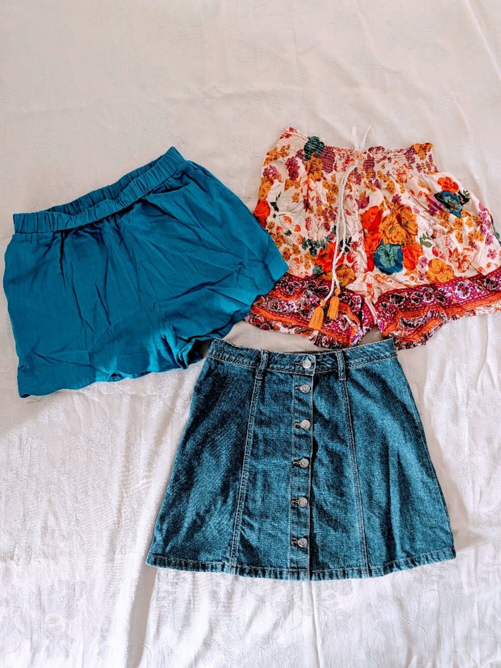 Lot of 3 Women Sz S Shorts & Skirt H&M Denim Mini Y2K Anthropologie Floral Boho